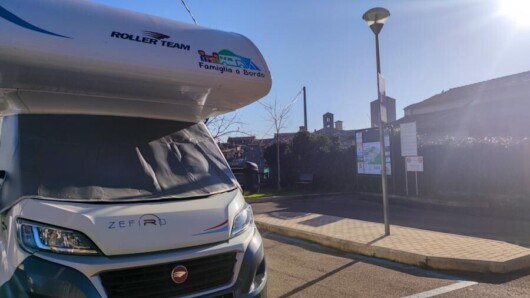 camper alla luce del mattino